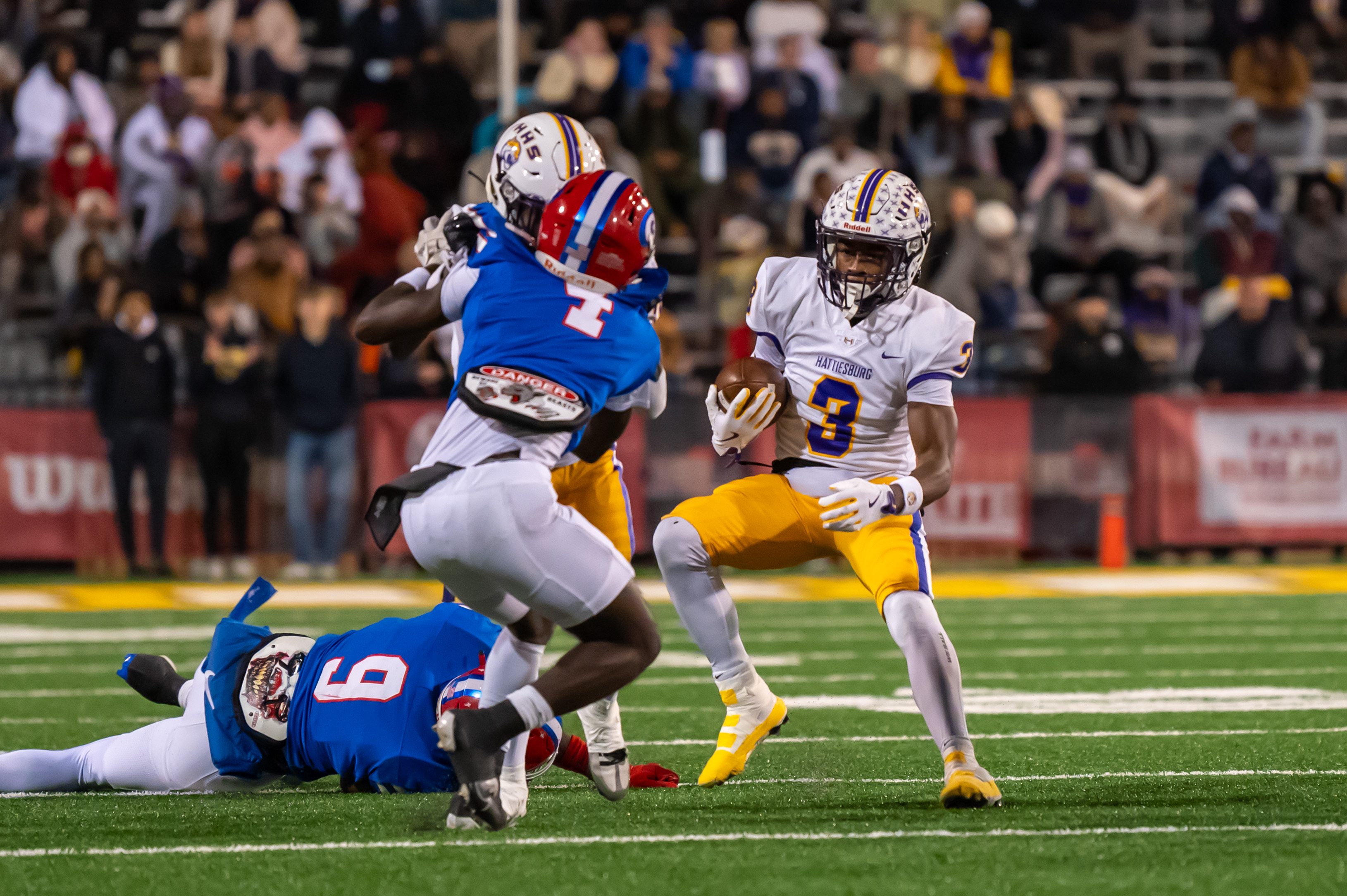 Hattiesburg wide receiver Tyree Barnett scores on a 2-point conversion. 